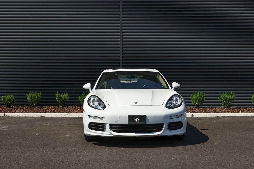 2015 Porsche Panamera Base photo 10
