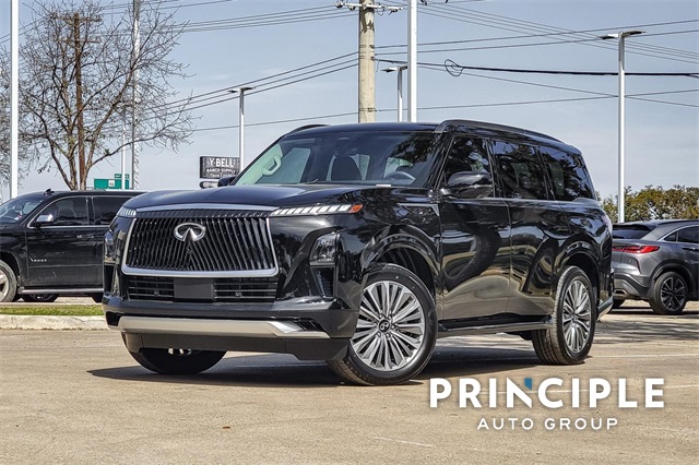 2025 Infiniti QX80 Luxe photo 2