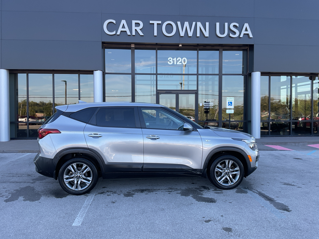 2021 Kia Seltos LX photo 8