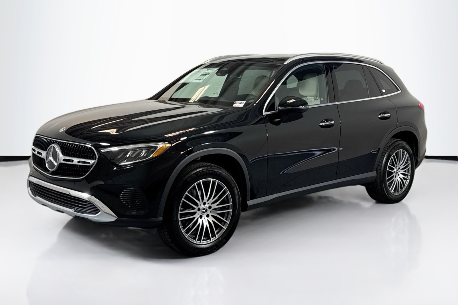 2026 Mercedes-Benz GLC Base's photo