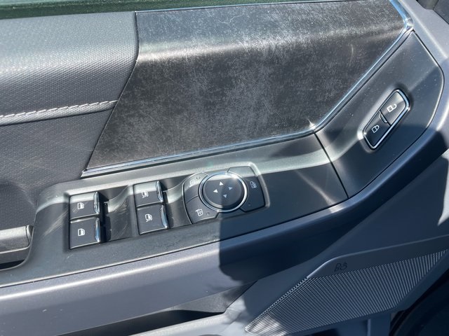 2025 Ford F-150 Lightning Flash photo 20