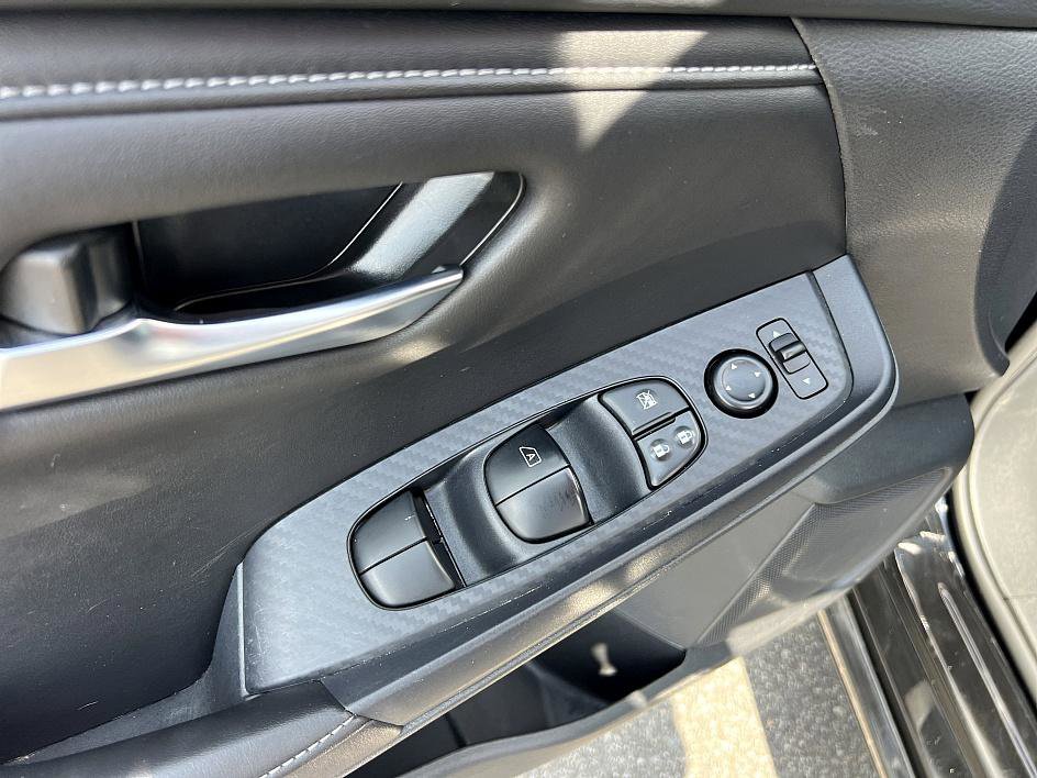 2023 Nissan Sentra SV photo 17