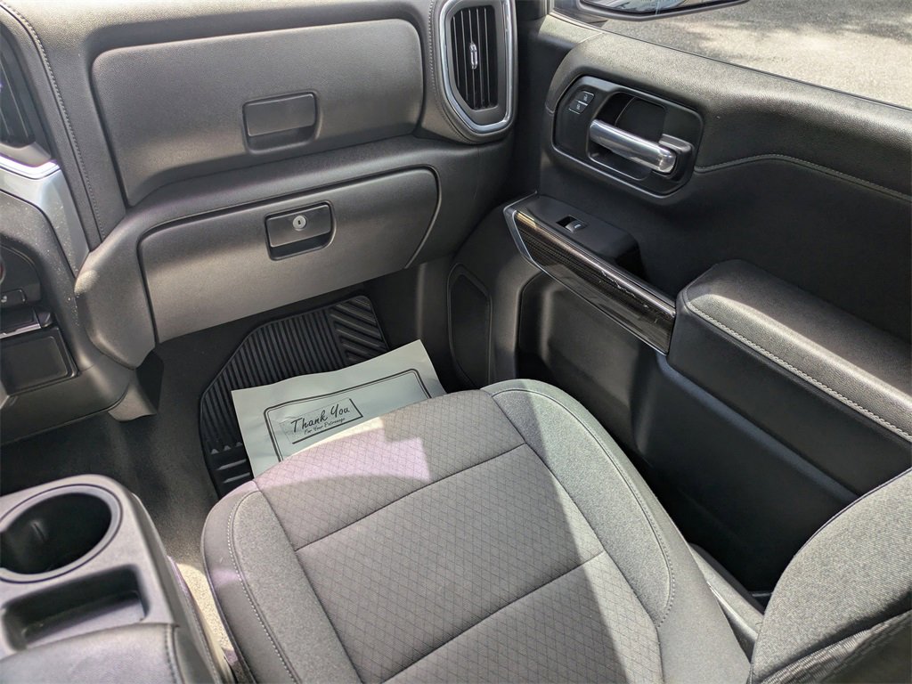 2022 Chevrolet Silverado RST photo 20