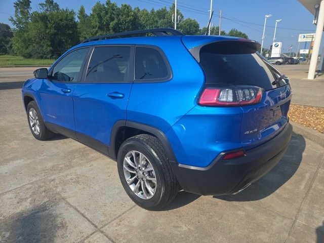 2022 Jeep Cherokee Latitude Lux photo 3
