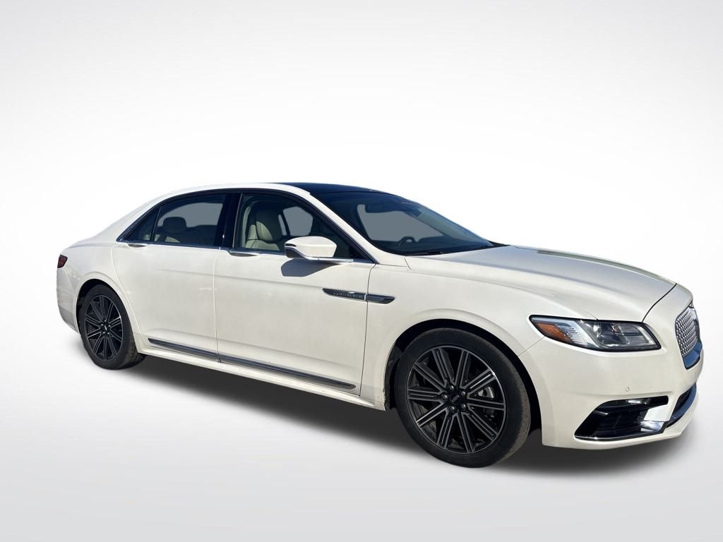 2017 Lincoln Continental Reserve's photo