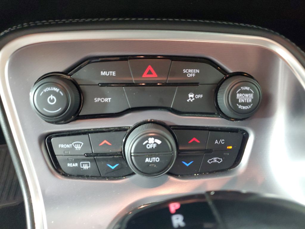 2020 Dodge Challenger SXT photo 18