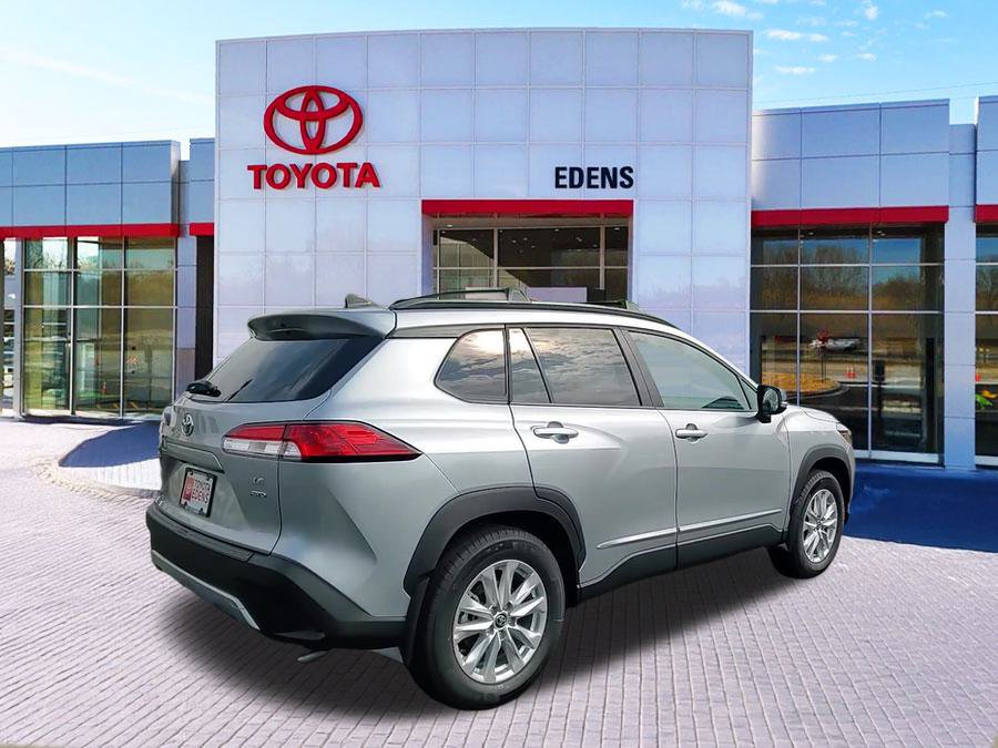 2025 Toyota Corolla Cross LE photo 3