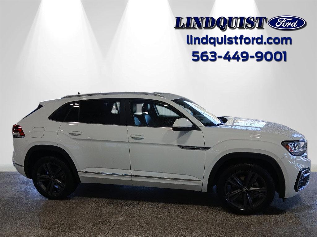 2021 Volkswagen Atlas Cross Sport SE w/Tech R-Line's photo