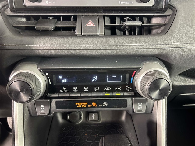2022 Toyota RAV4 LE photo 18
