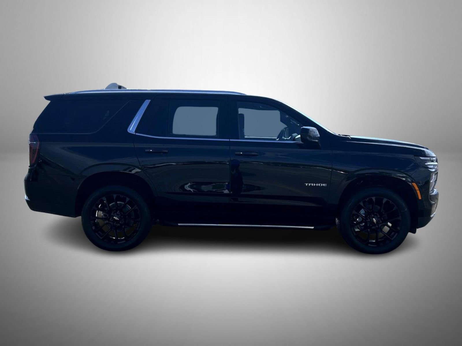 2026 Chevrolet Tahoe LS photo 4