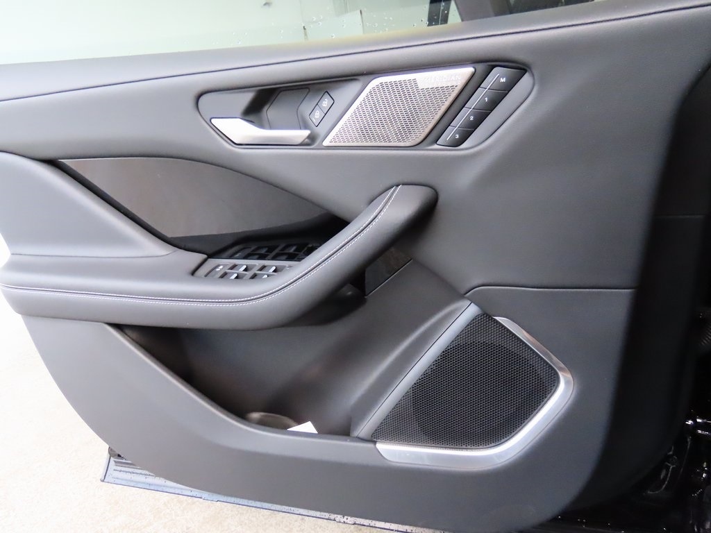 2024 Jaguar I-PACE HSE photo 48