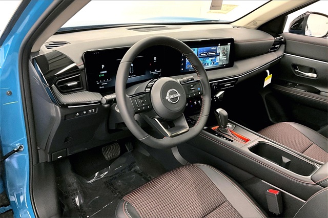2025 Nissan Kicks SR photo 6
