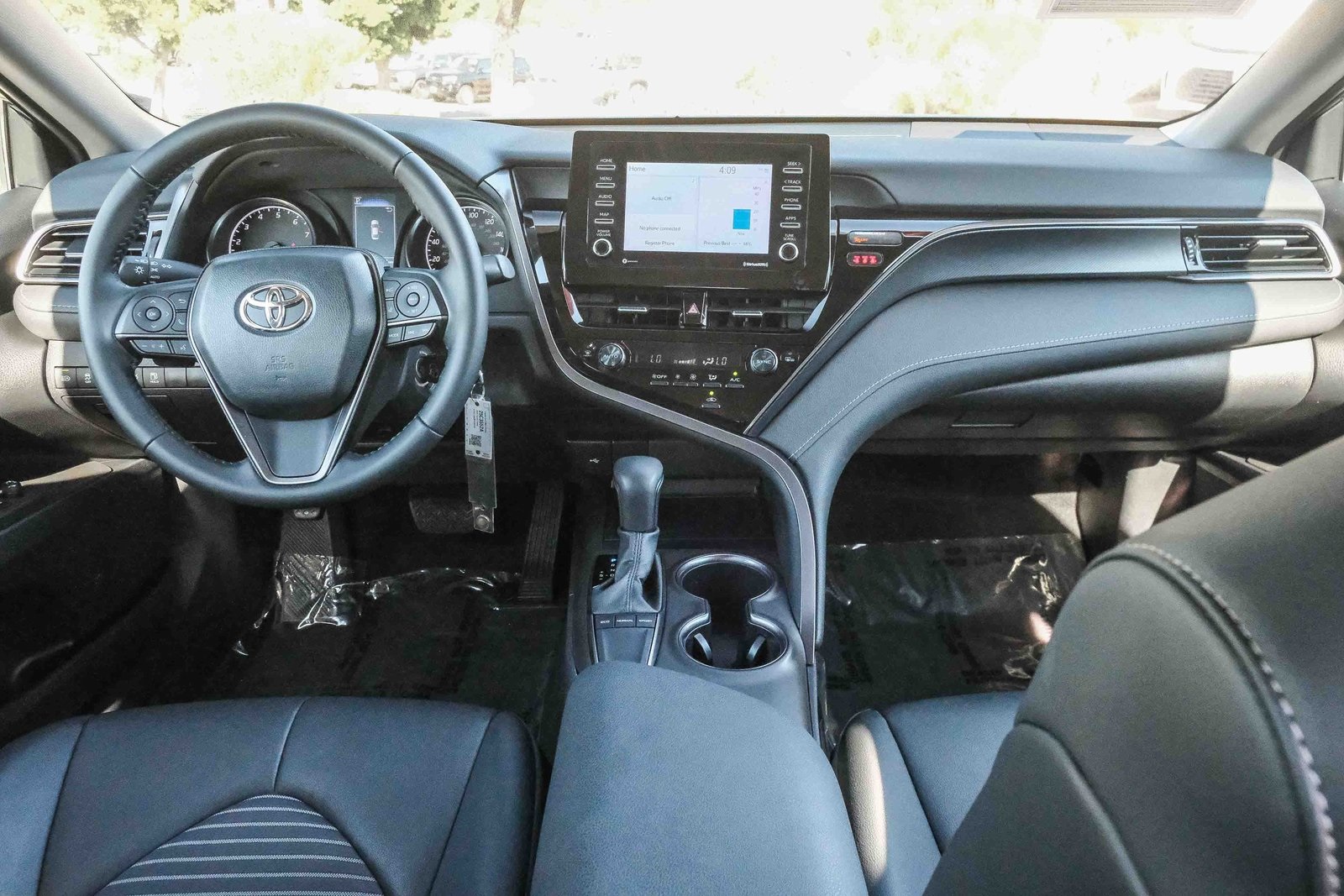 2023 Toyota Camry SE photo 13