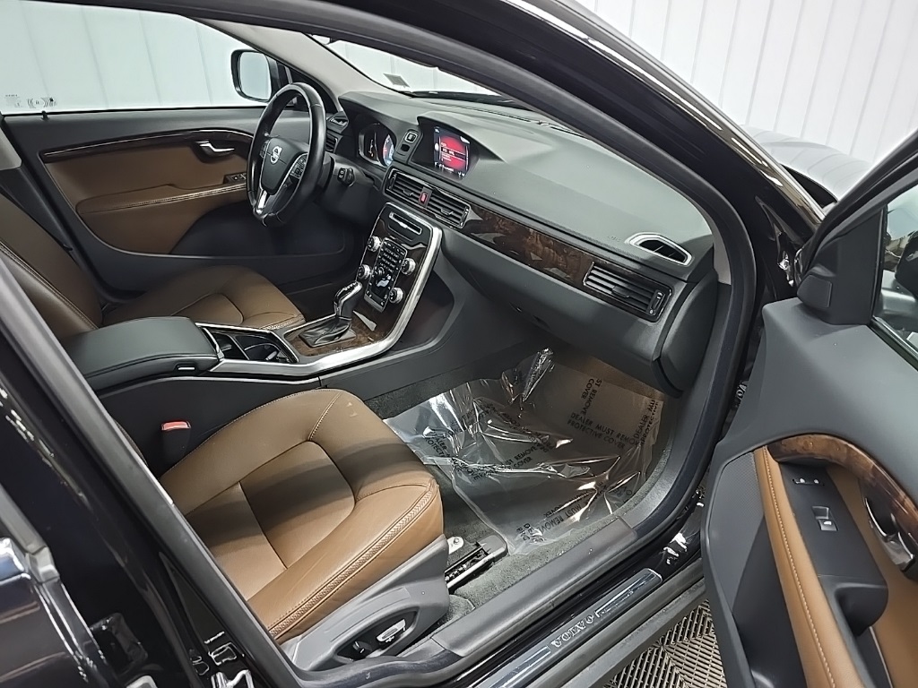2016 Volvo XC70 T5 Premier photo 15