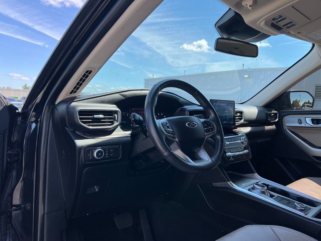 2022 Ford Explorer Limited photo 9