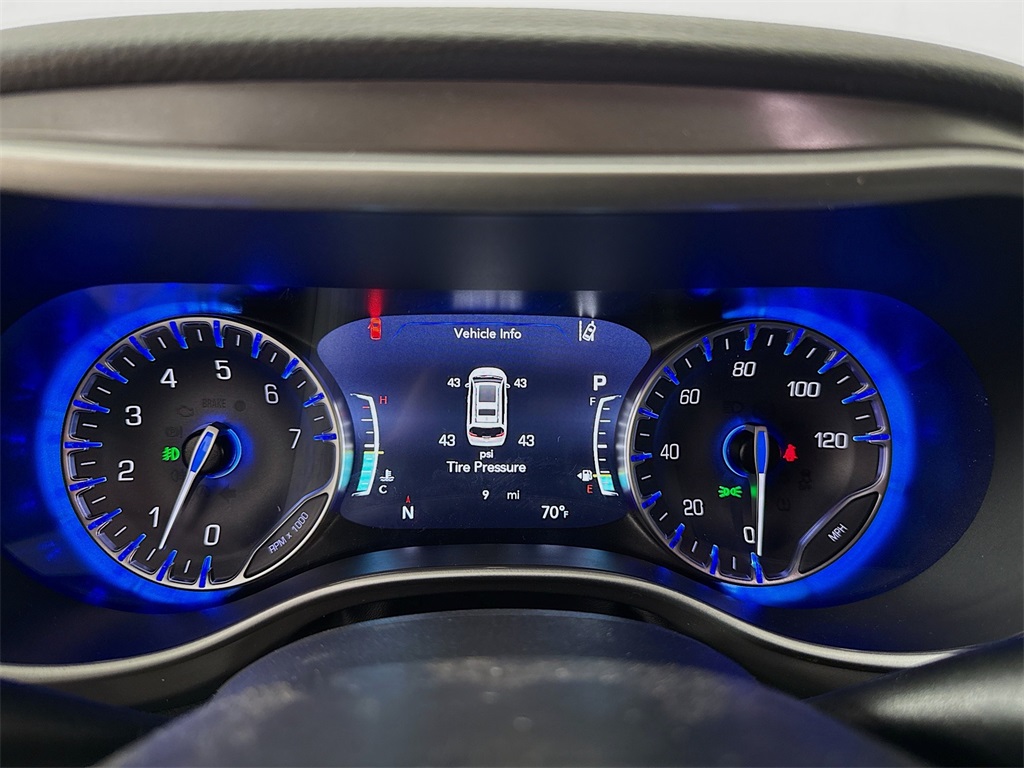 2025 Chrysler Pacifica photo 12