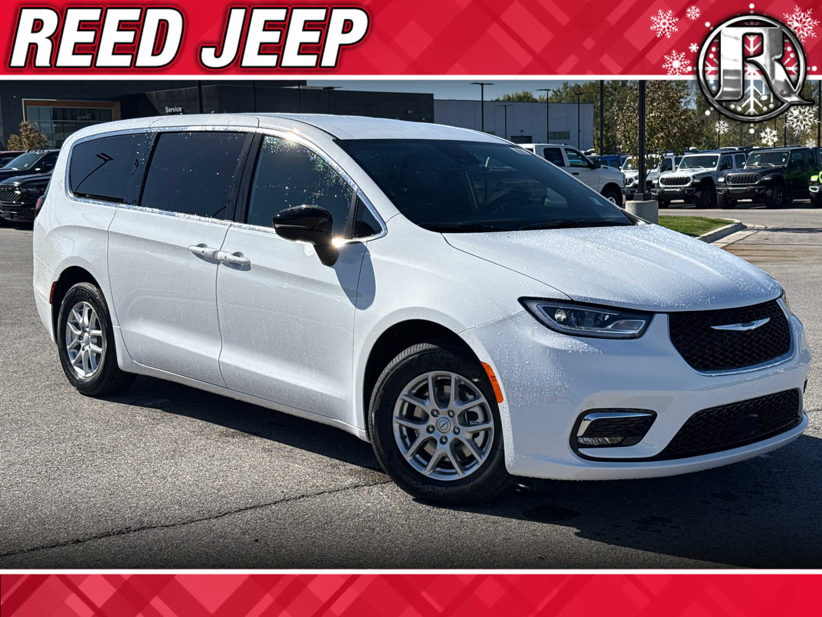 2026 Chrysler Pacifica Select's photo