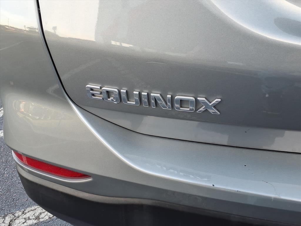 2024 Chevrolet Equinox LT photo 3