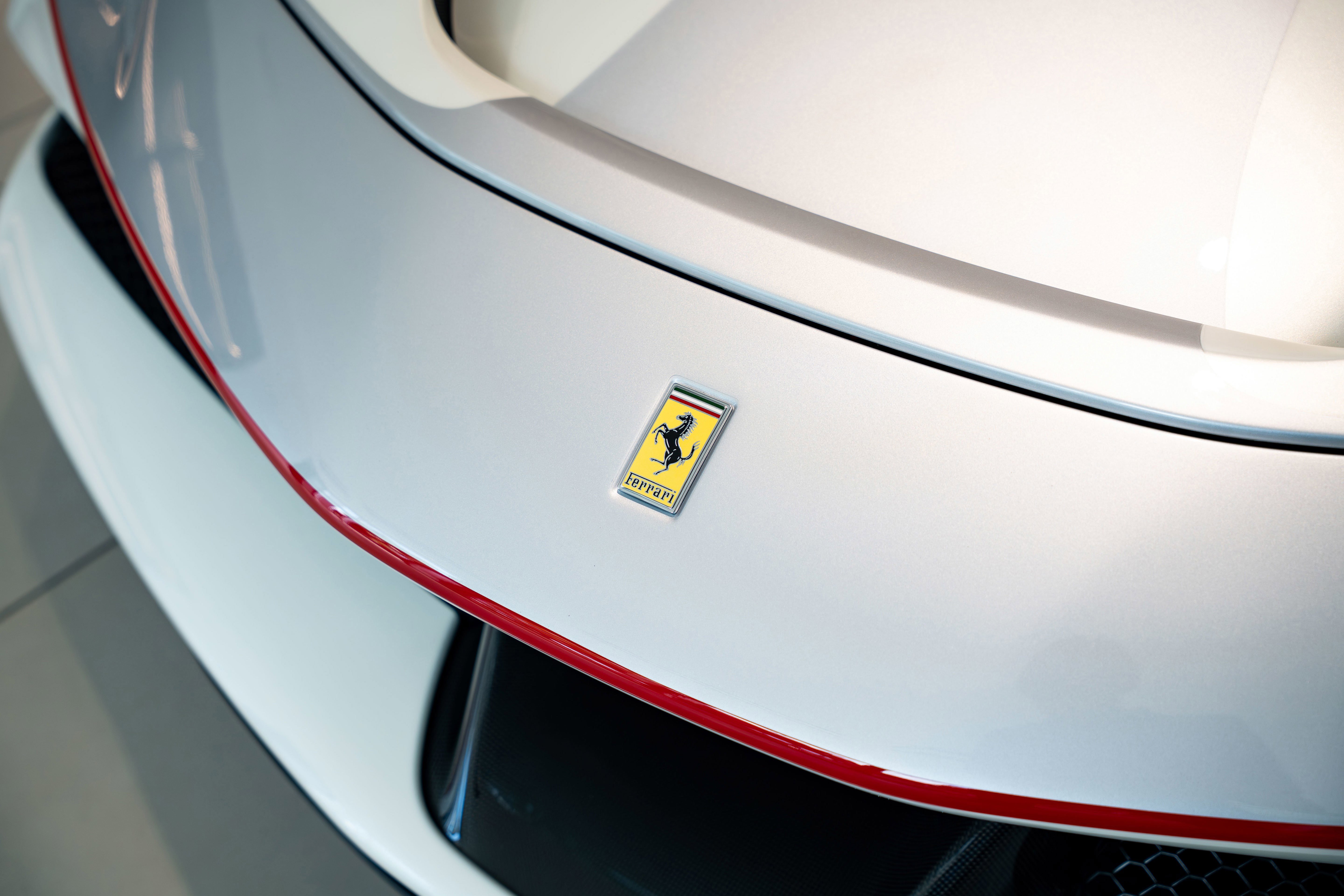 2025 Ferrari SF90 Spider photo 16