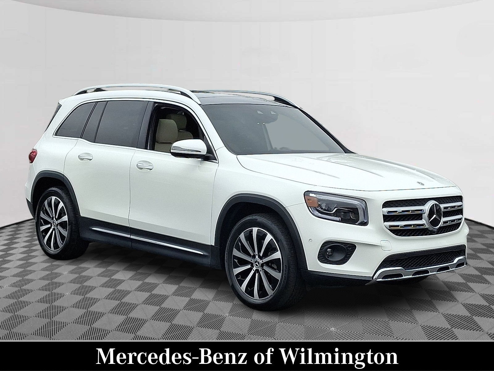 2022 Mercedes-Benz GLB GLB 250's photo