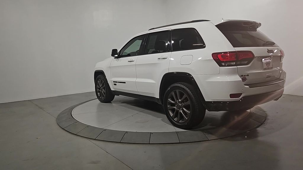 2016 Jeep Grand Cherokee Limited photo 3