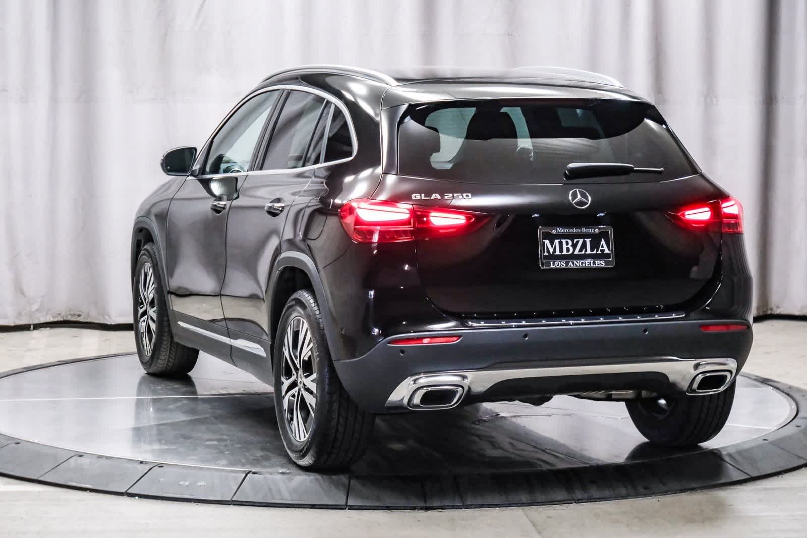 2025 Mercedes Benz GLA 250 photo 2