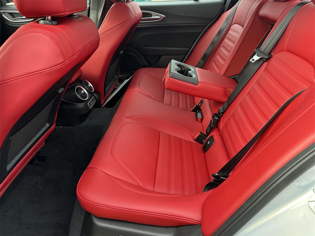 2025 Alfa Romeo Giulia photo 11