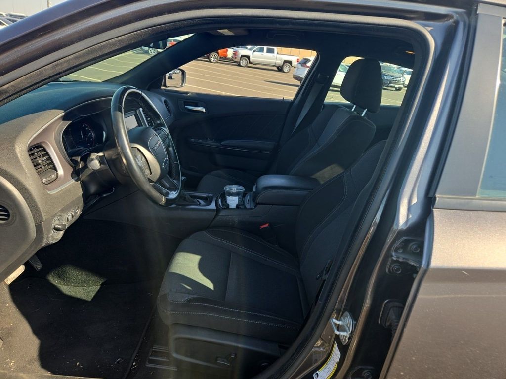 2021 Dodge Charger SXT photo 3