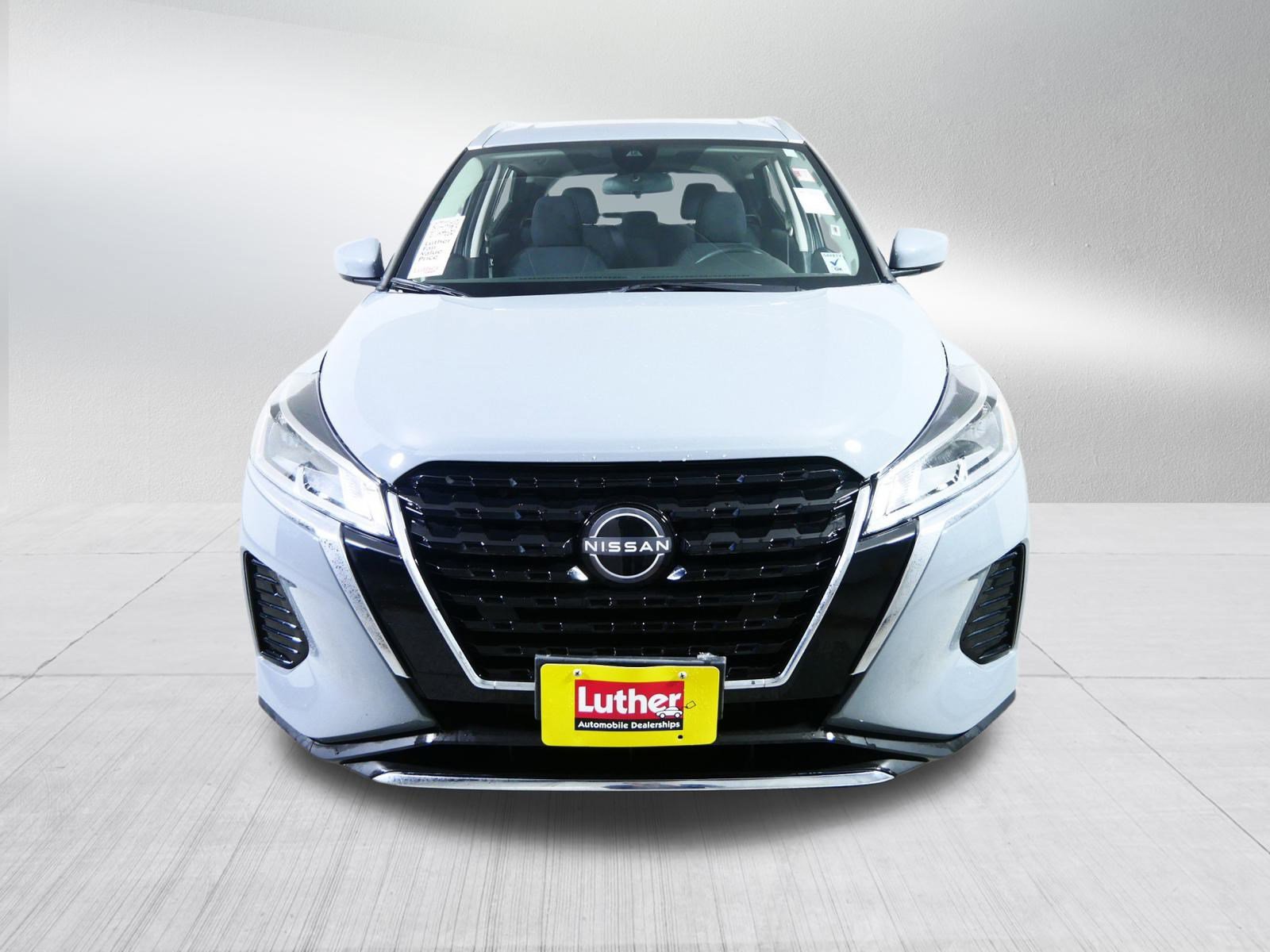 Used 2024 Nissan Kicks SV with VIN 3N1CP5CVXRL499955 for sale in Brooklyn Center, MN