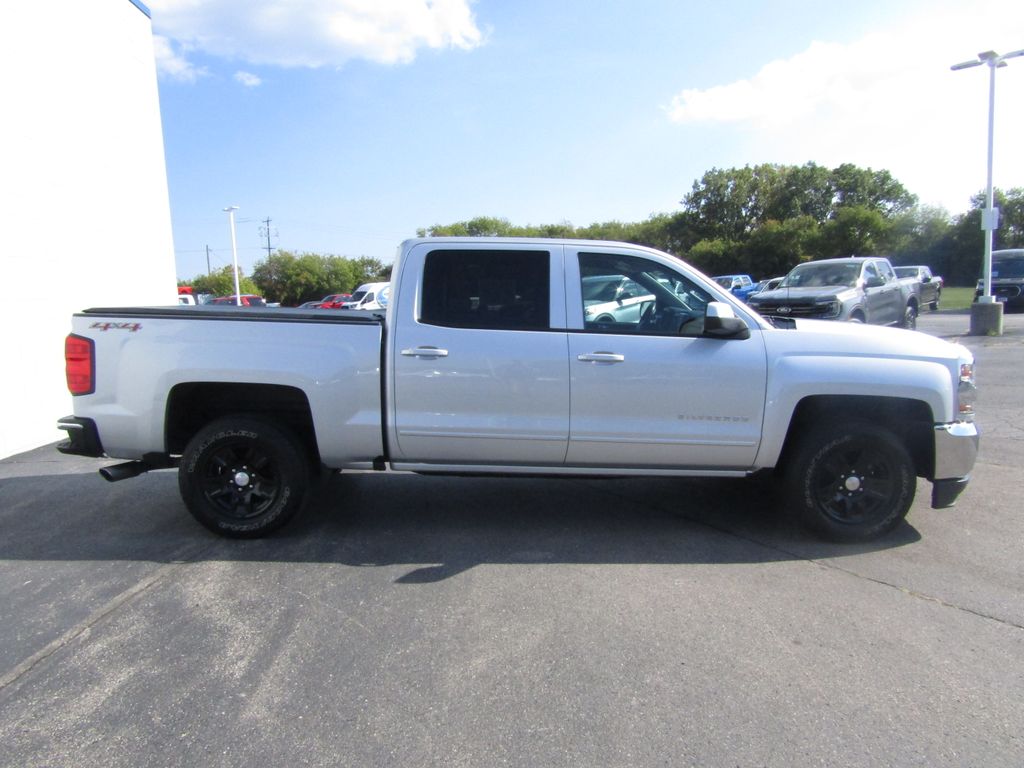 2016 Chevrolet Silverado 1500 LT photo 9