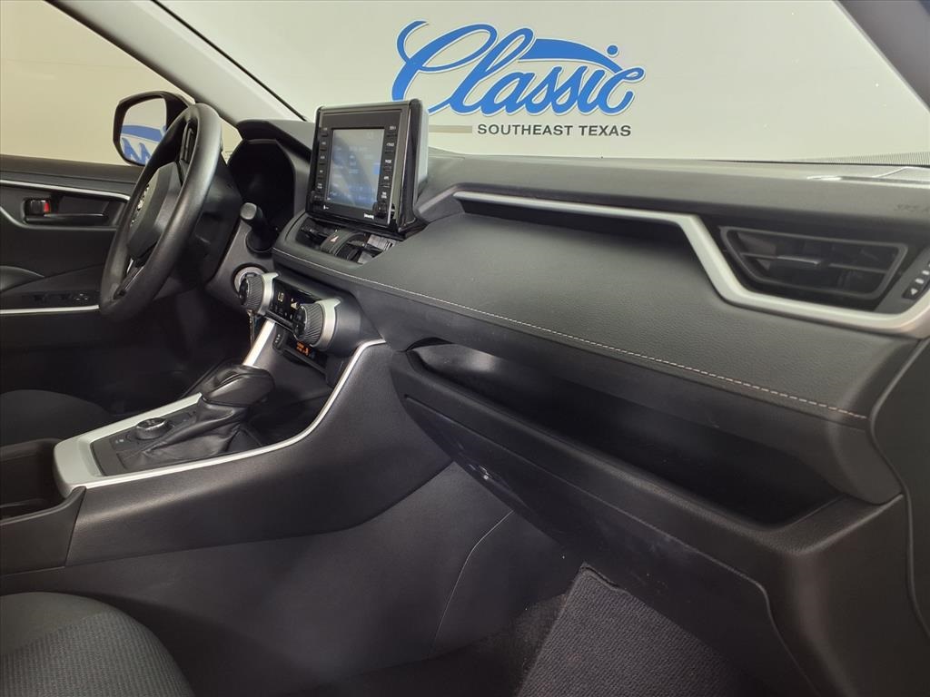 2022 Toyota RAV4 Hybrid LE photo 10