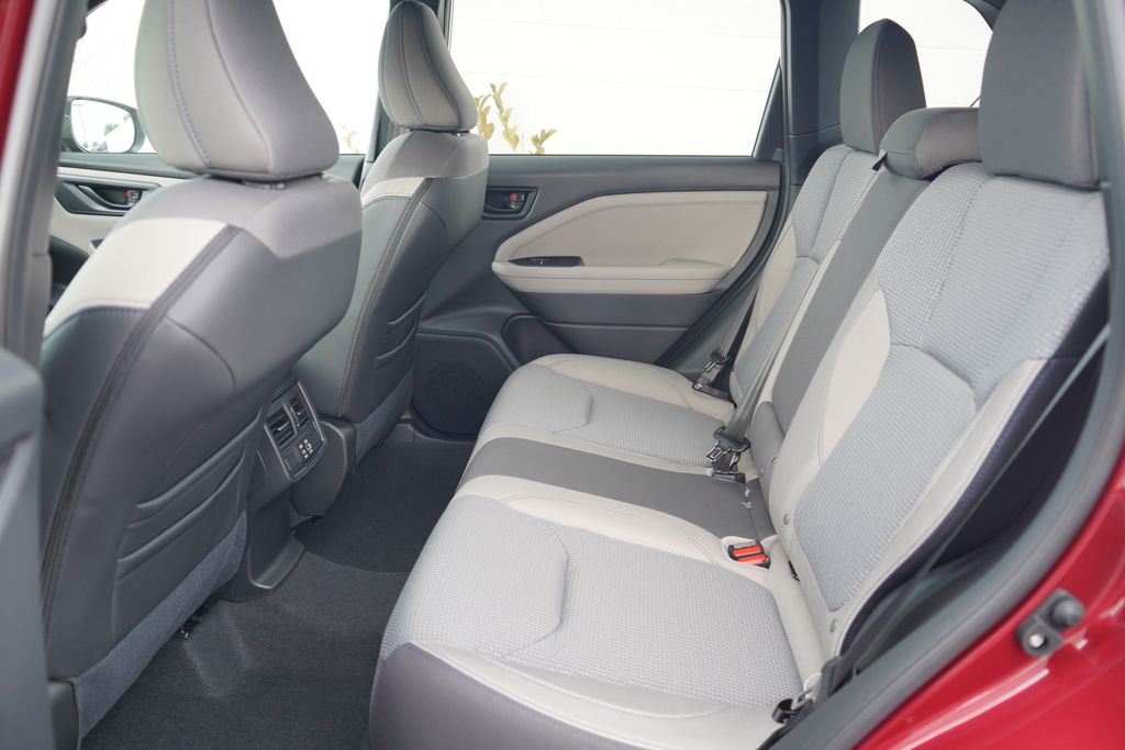 2025 Subaru Forester Premium photo 7
