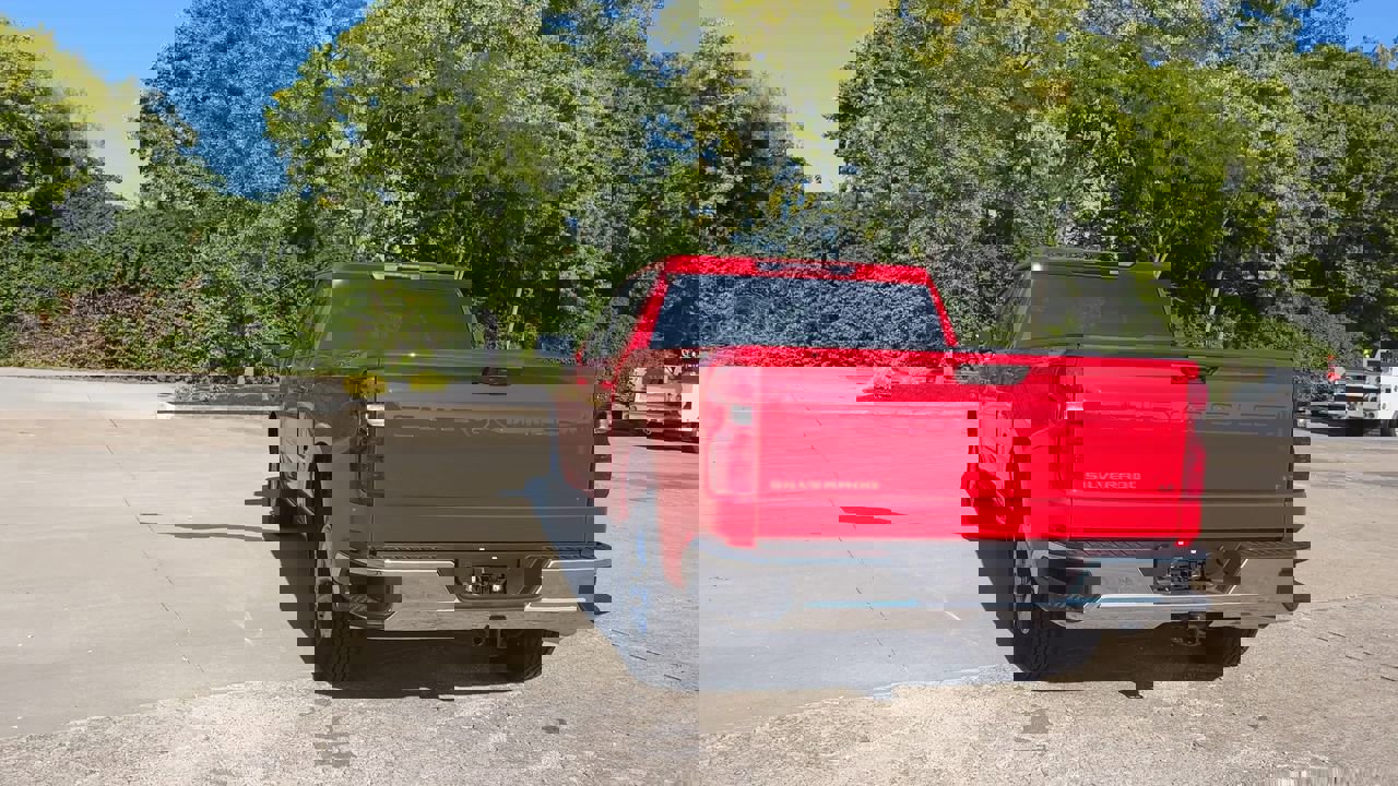 2025 Chevrolet Silverado 1500 LT photo 7