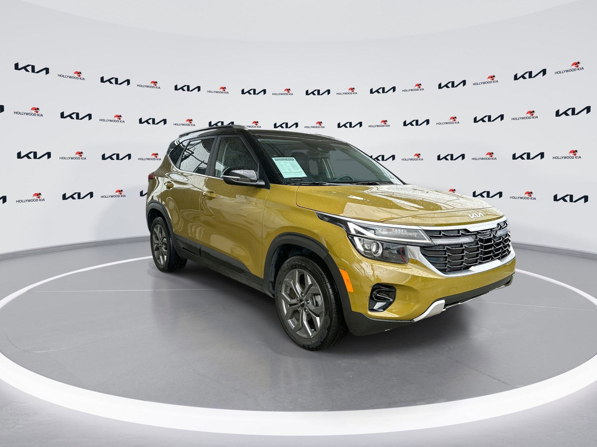2024 Kia Seltos S photo 2