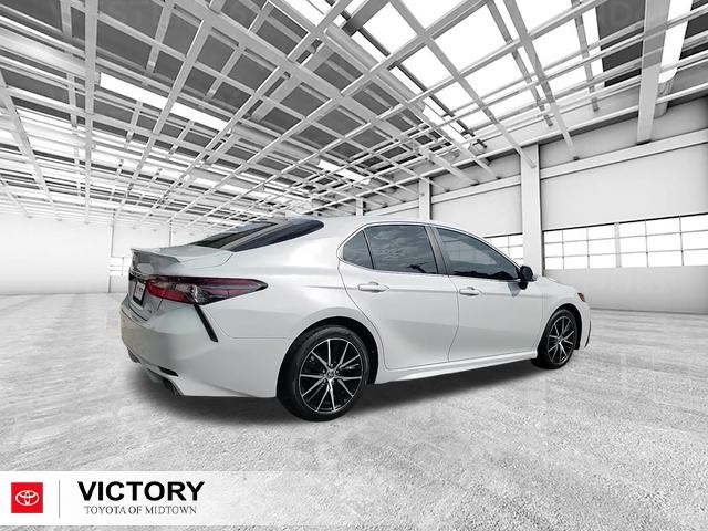 2023 Toyota Camry SE photo 3