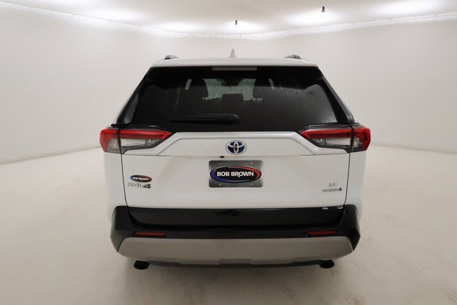 2024 Toyota RAV4 SE photo 3