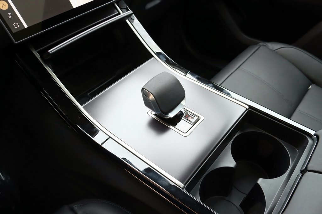 2026 LAND ROVER RANGE ROVER VELAR - Image 28