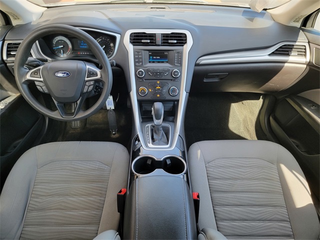 2016 Ford Fusion S photo 17