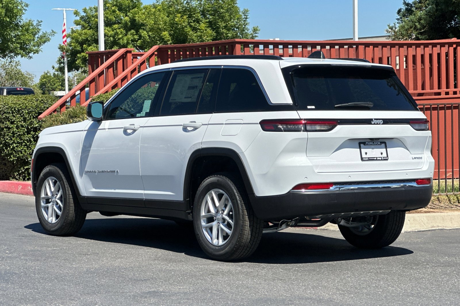 2025 Jeep Grand Cherokee Laredo X photo 6