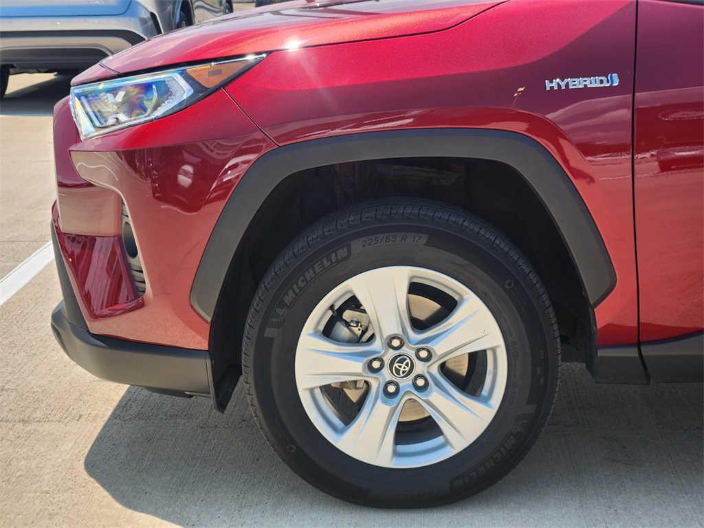 2021 Toyota RAV4 Hybrid XLE photo 4
