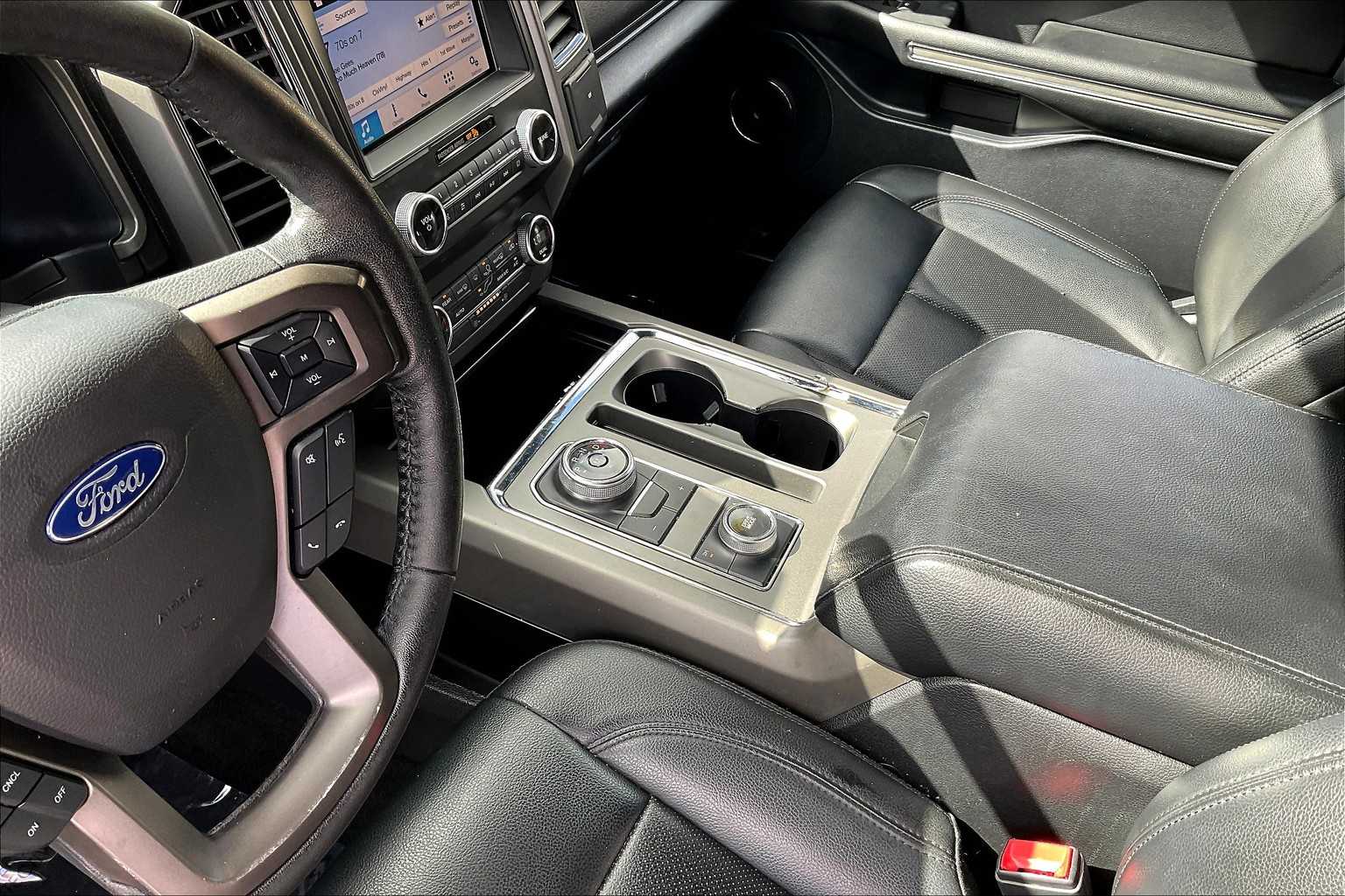 2019 Ford Expedition XLT photo 13