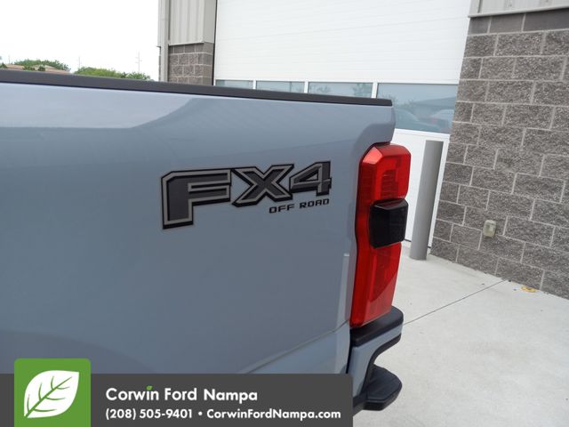 New 2025 Glacier Gray Metallic Tri-Coat Ford Lariat image 31