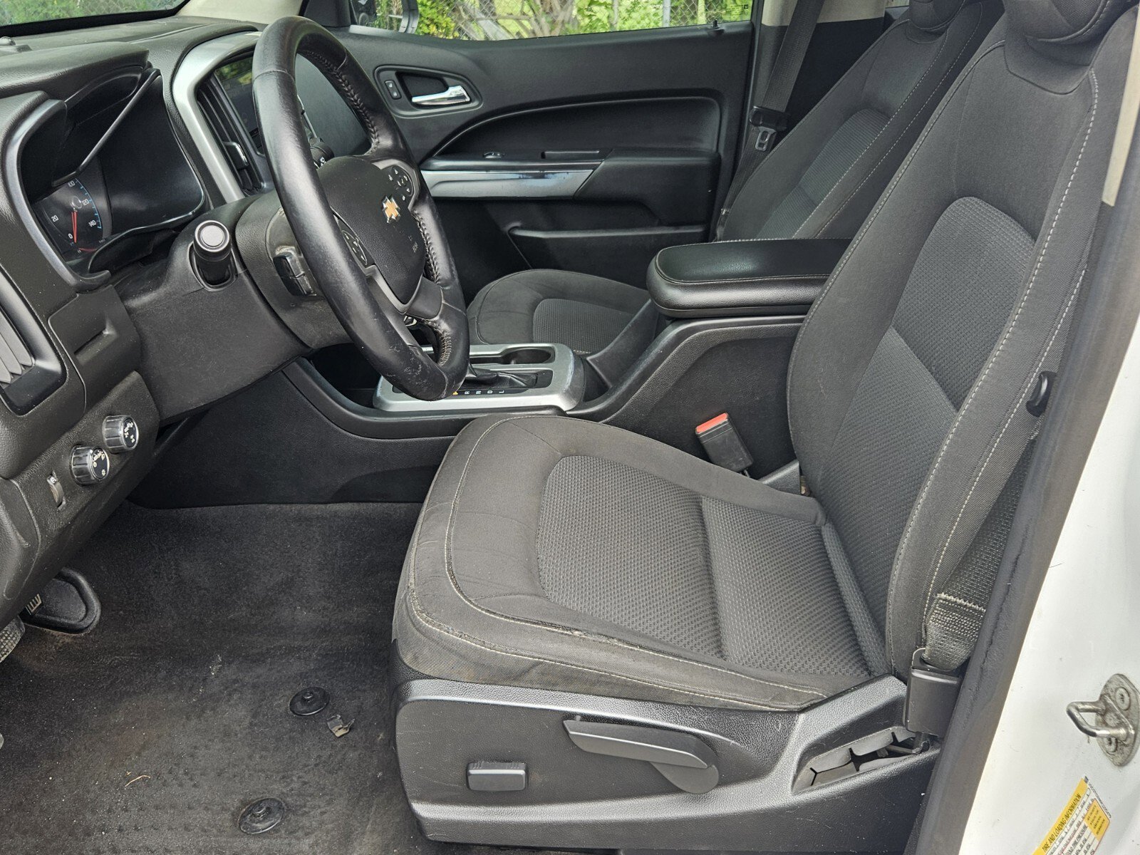 2019 Chevrolet Colorado LT photo 3