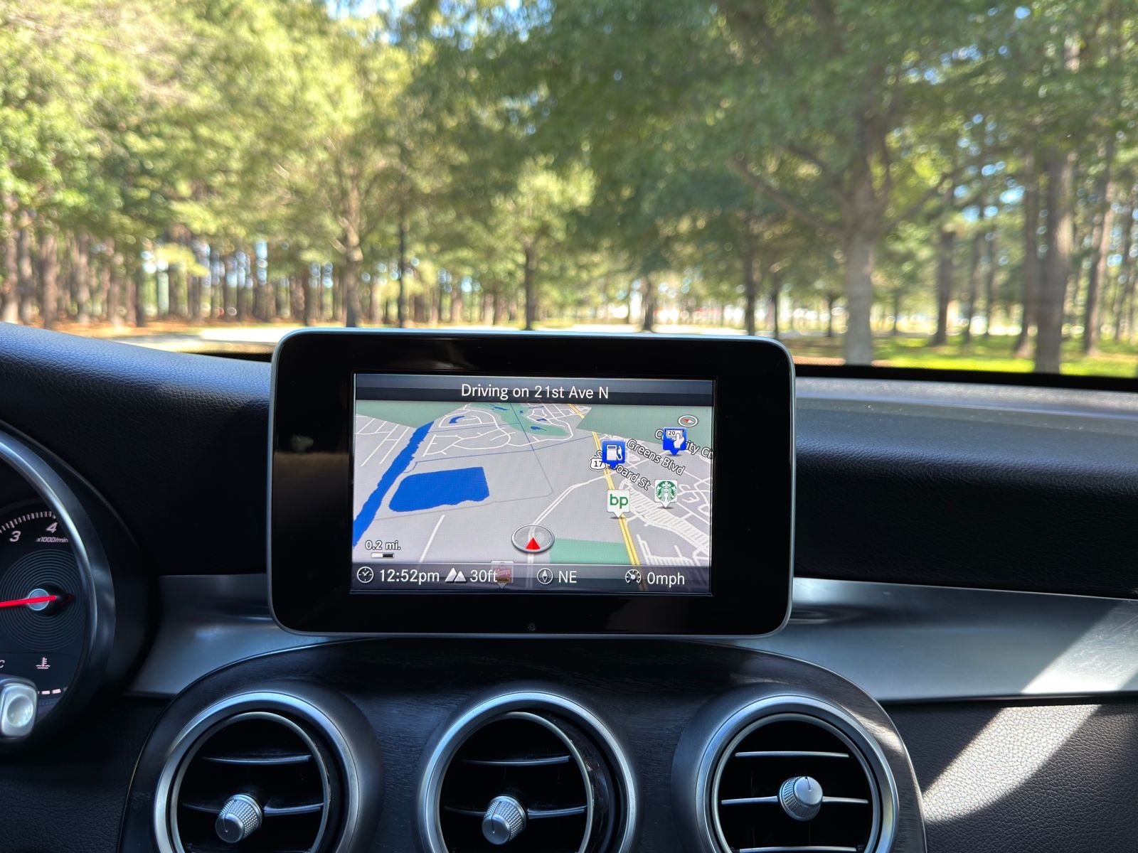 2018 Mercedes Benz GLC 300 4MATIC photo 4