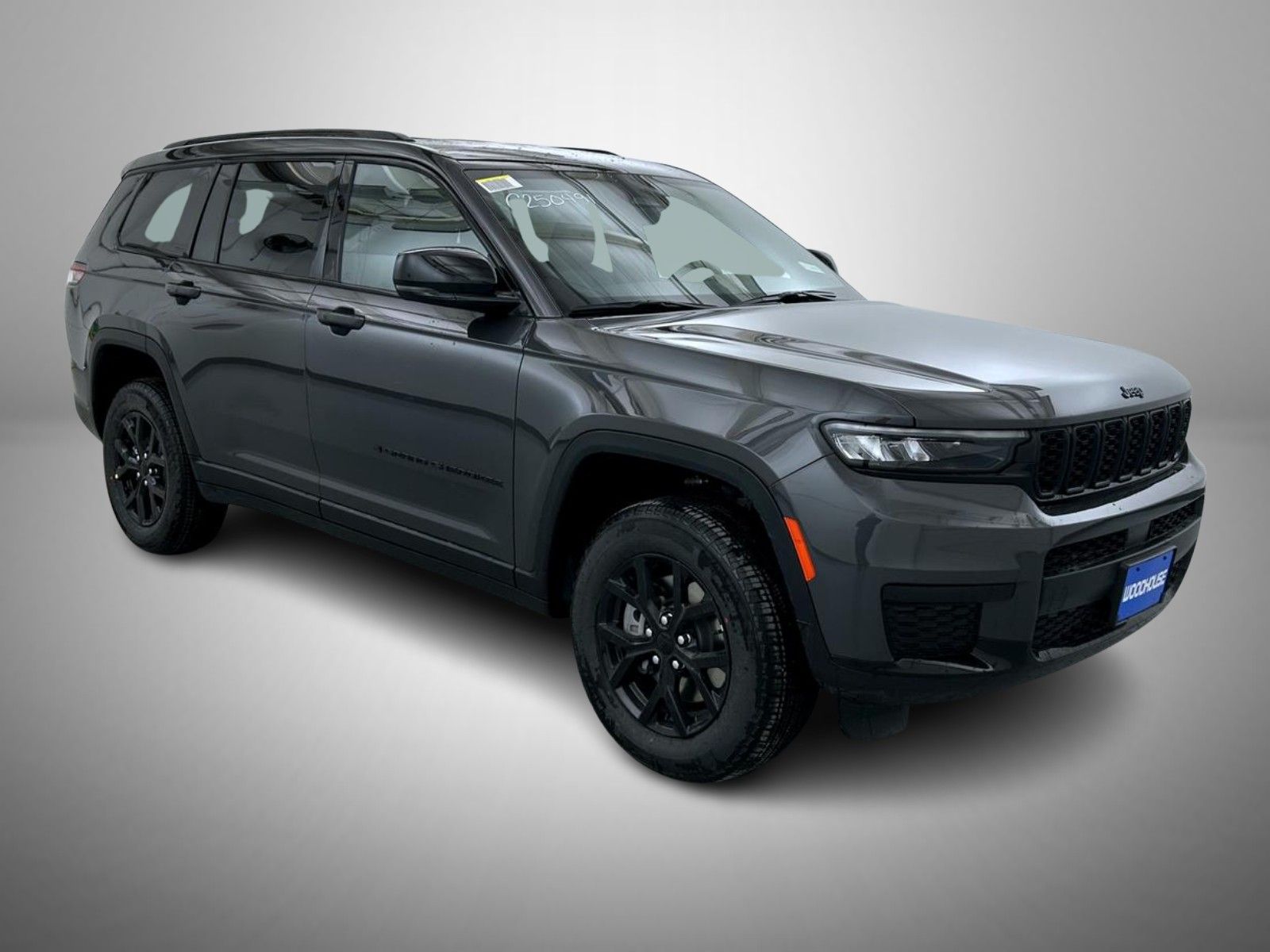 2025 Jeep Grand Cherokee Altitude photo 3