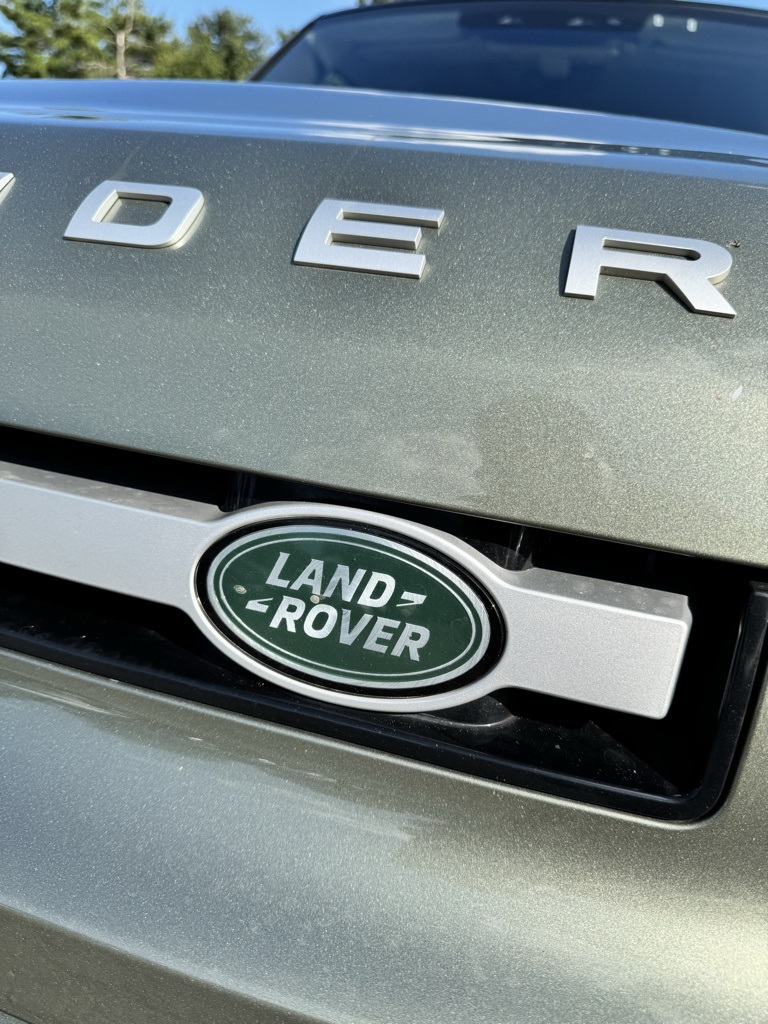 2021 Land Rover Defender 110 S photo 3