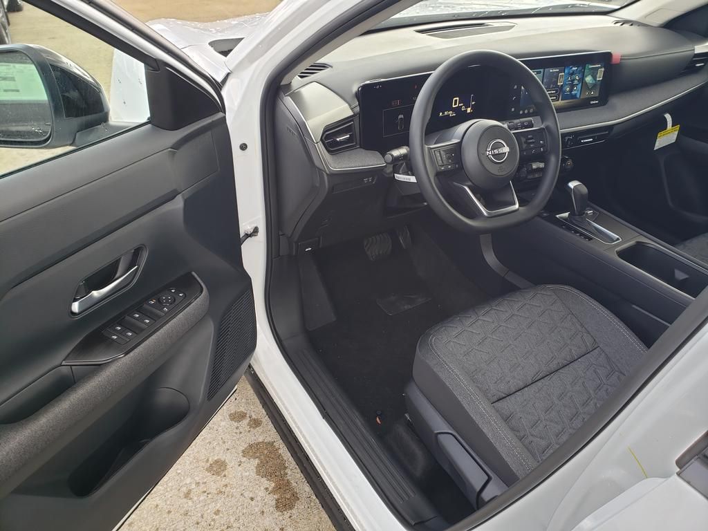 2026 Nissan Kicks SV photo 4