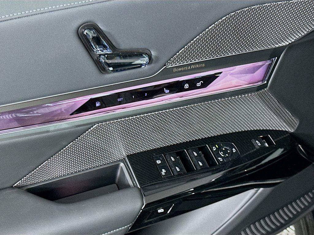 2026 Bmw 750e photo 20