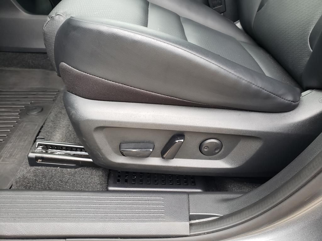 2024 Nissan Rogue SV photo 26