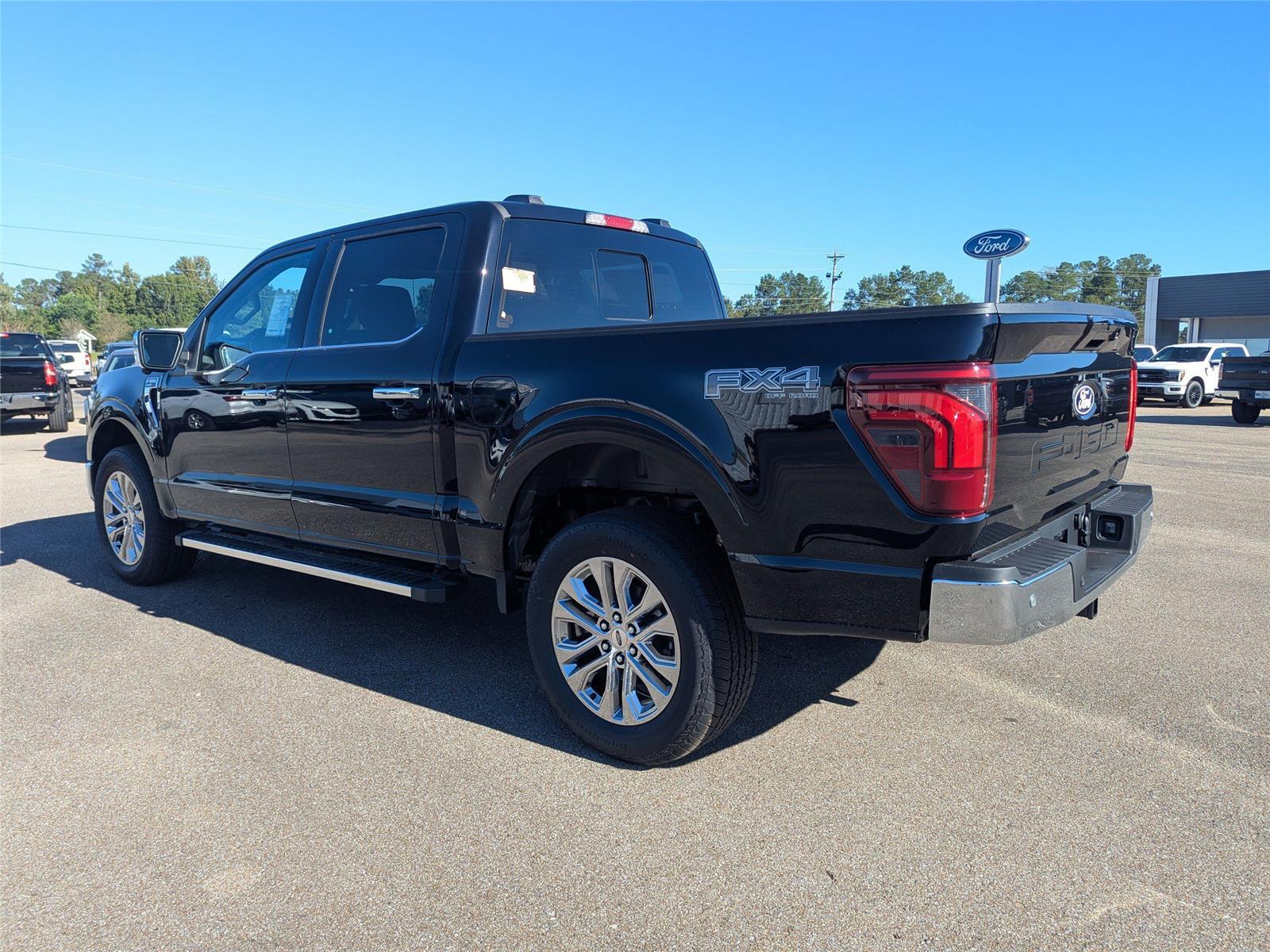2025 Ford F-150 Lariat photo 3